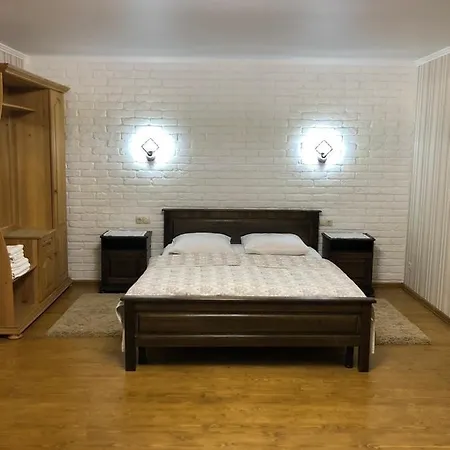 Korona Karpat Lazeshchyna